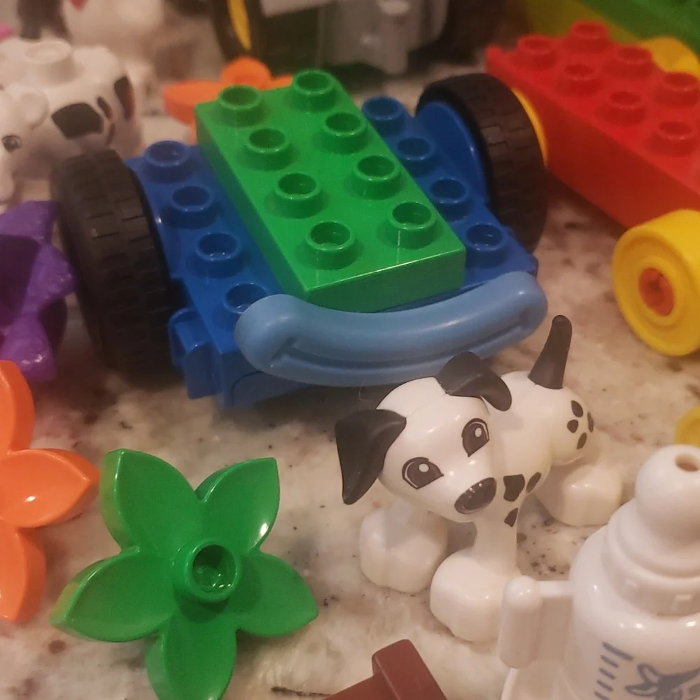 Legos - Picture 8 of 10